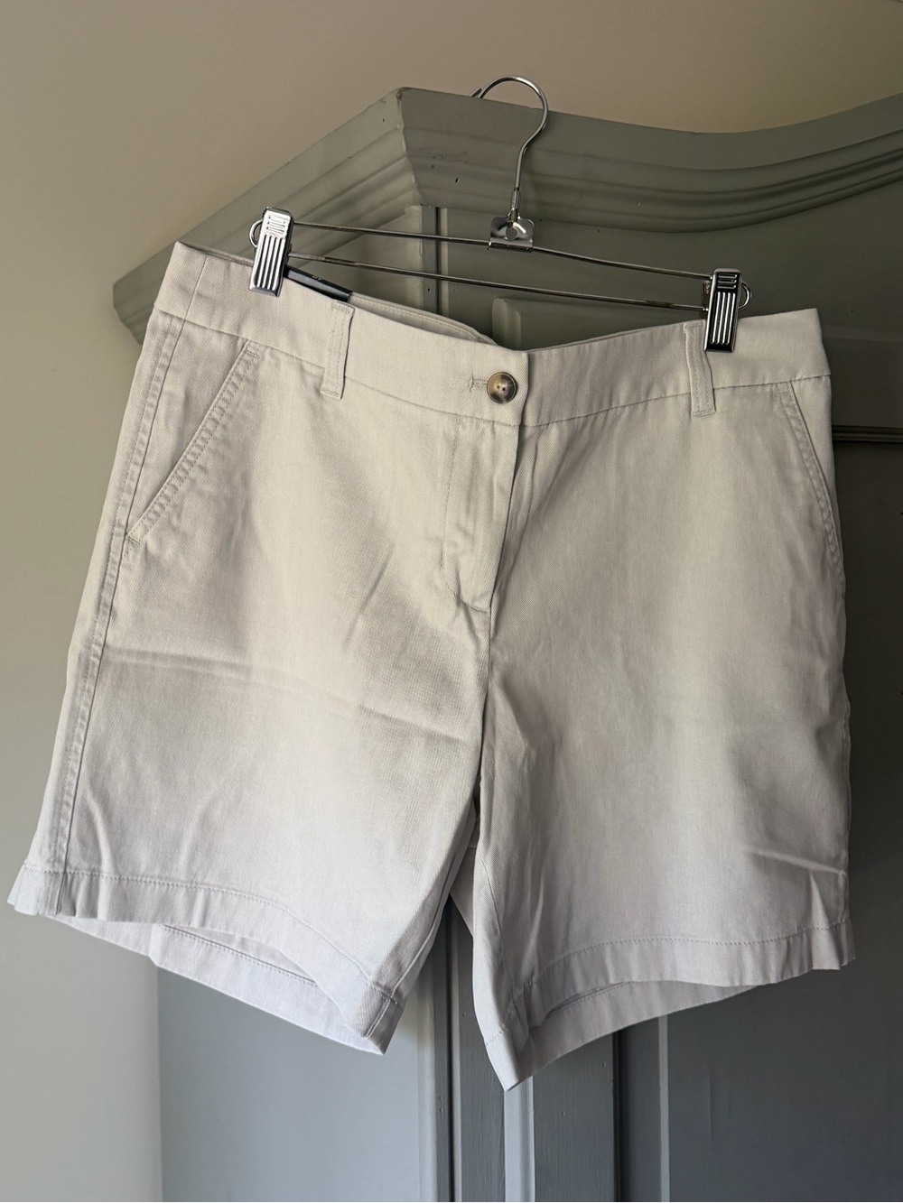 J Crew Factory light gray 7 inch chino shorts NWT size 10